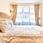 Jazzy Luxurious Family Homes 100 Mb Wi-Fi