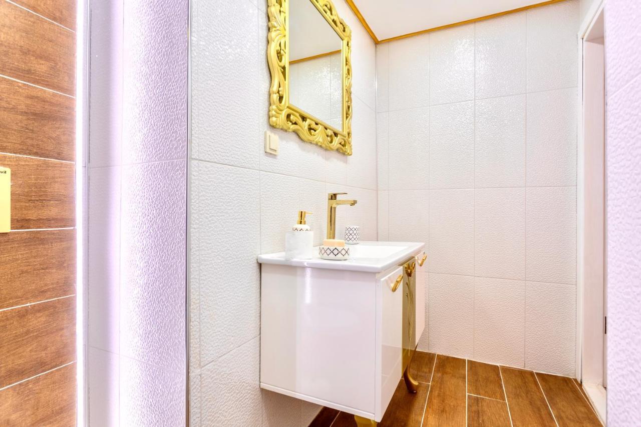Jazzy Luxurious Family Homes 100 Mb Wi-fi